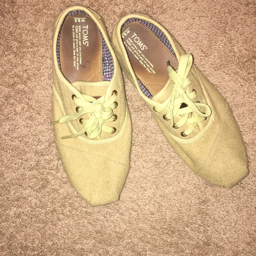 Tom shoes women’s 9.5